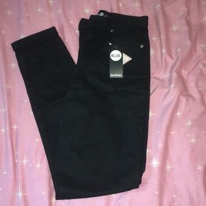 black cuffed mom jeans